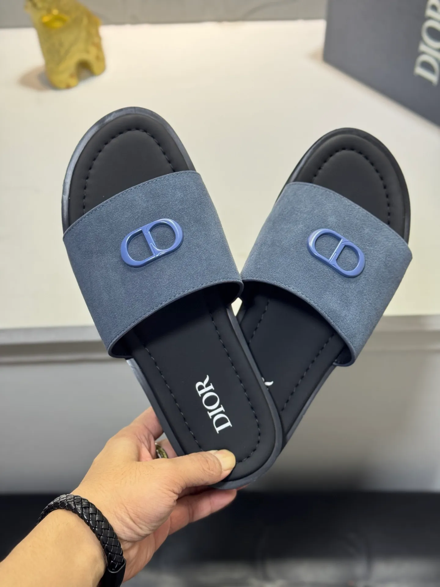 Men's men's shoes 💰320 [New style] 🦇🦇𝐂𝐡𝐫𝐢𝐬𝐭𝐢𝐚𝐧 𝐃𝐢𝐨𝐫 Dior slippers - the latest hot sandals, classic sandals, original replicas, super durable and versatile, cowhide leather with hardware accessories, very comfortable on the feet Look slim and white. Original molded outsole size: 38-44 (.45. Customized